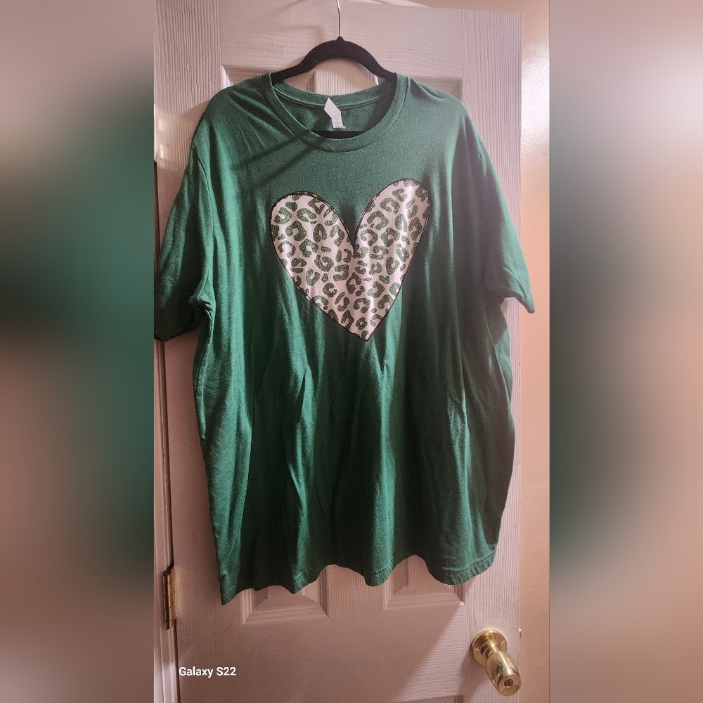 Bella canvas tee, size 3x